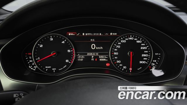 Audi A6 2018 — photo 11