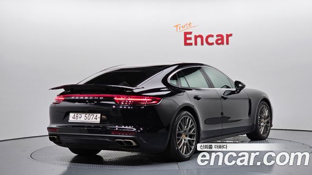 Porsche Panamera 2018 — photo 2