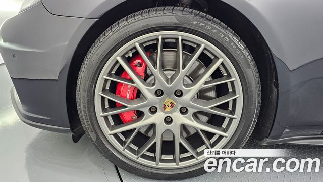 Porsche Panamera 2018 — photo 5