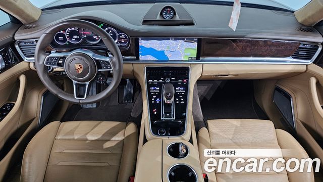 Porsche Panamera 2018 — photo 10