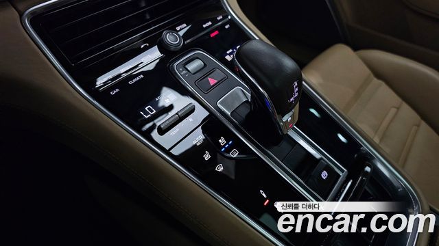 Porsche Panamera 2018 — photo 12