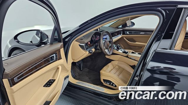 Porsche Panamera 2018 — photo 13