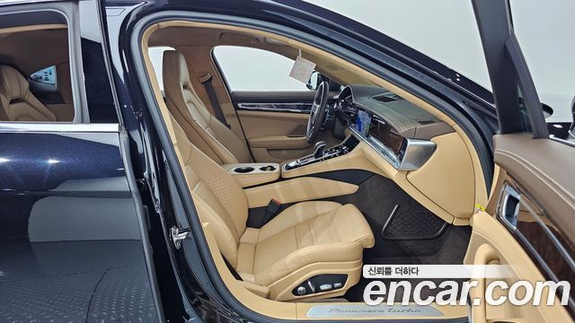 Porsche Panamera 2018 — photo 17