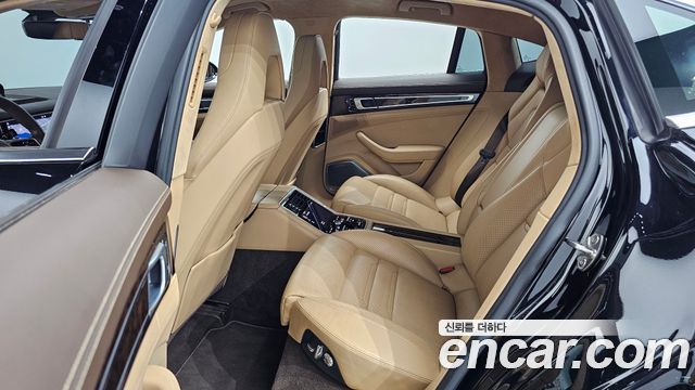 Porsche Panamera 2018 — photo 18