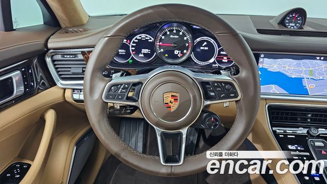 Porsche Panamera 2018 — photo 19