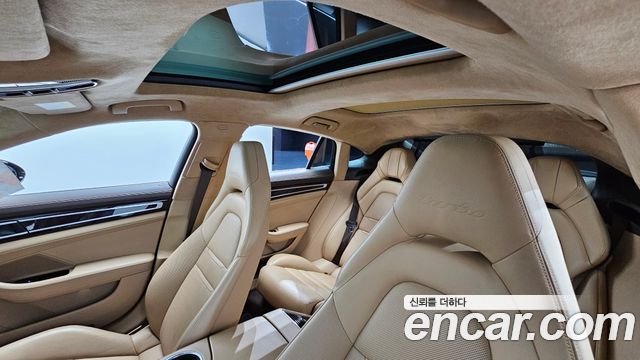 Porsche Panamera 2018 — photo 25