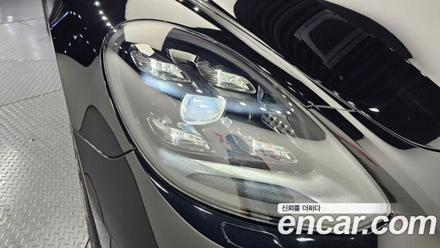 Porsche Panamera 2018 — photo 8