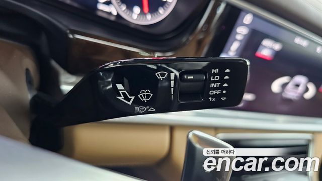 Porsche Panamera 2018 — photo 28
