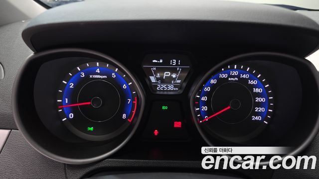 Hyundai AVANTE 2015 — photo 11