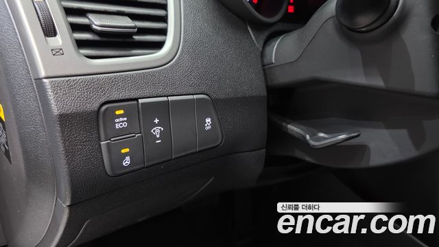Hyundai AVANTE 2015 — photo 20