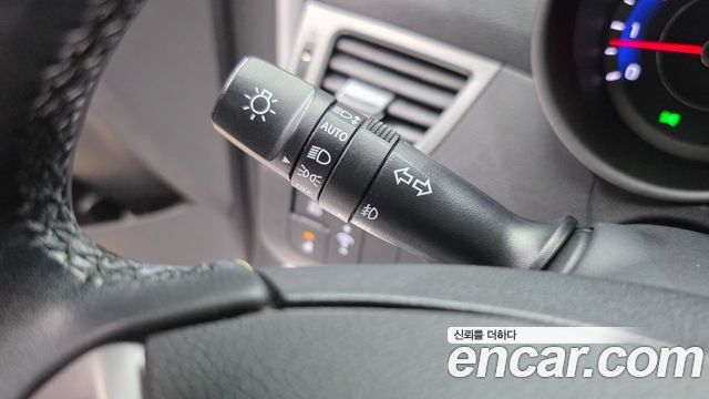 Hyundai AVANTE 2015 — photo 21