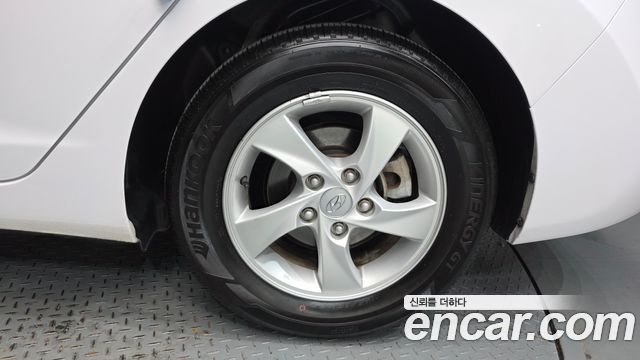 Hyundai AVANTE 2015 — photo 7