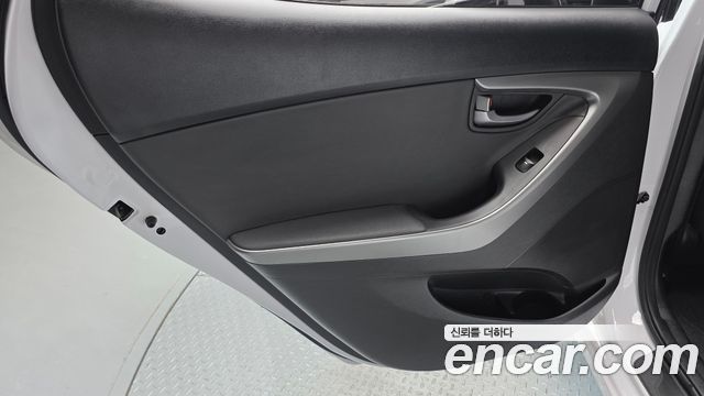 Hyundai AVANTE 2015 — photo 15