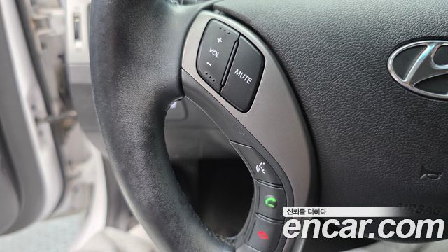 Hyundai AVANTE 2015 — photo 30