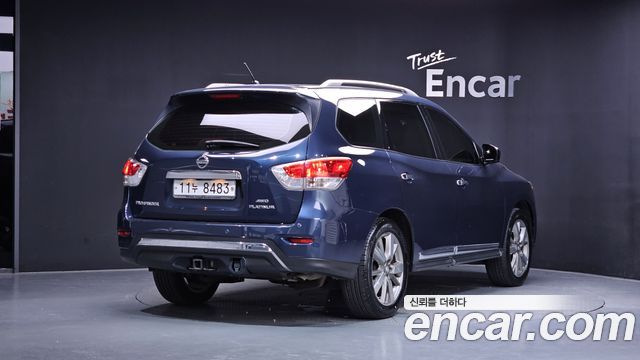 Nissan Pathfinder 2015 — photo 2