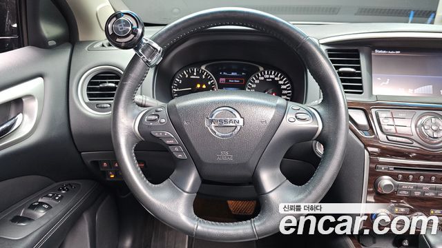 Nissan Pathfinder 2015 — photo 12