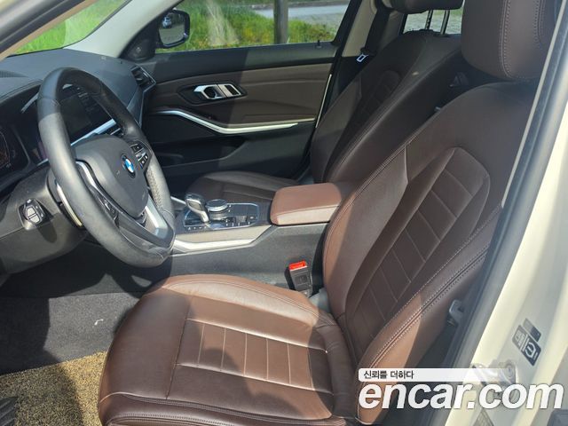 BMW 3-Series 2019 — photo 11