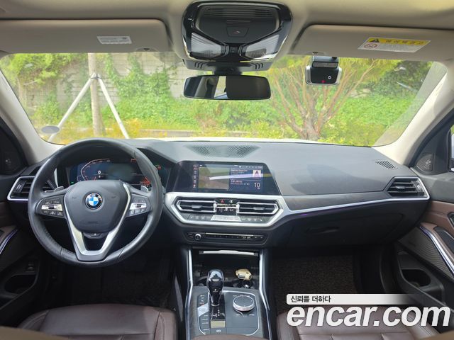 BMW 3-Series 2019 — photo 13