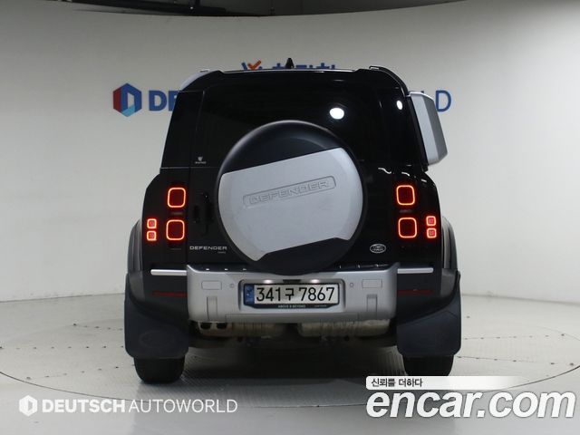 Land Rover Defender 2022 — photo 4
