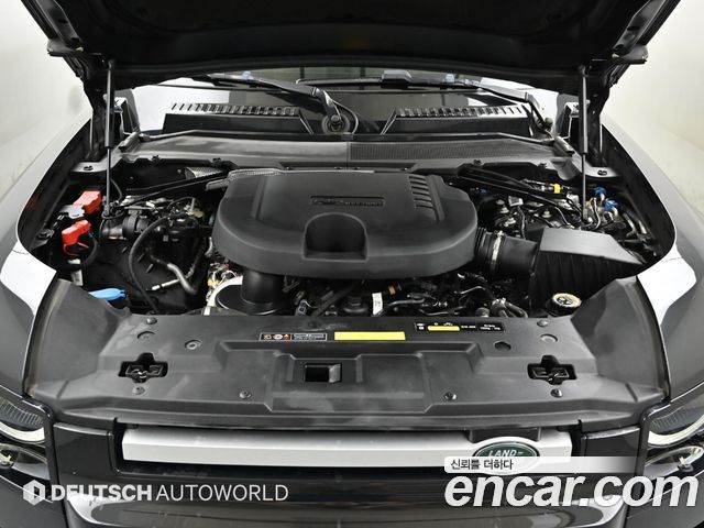 Land Rover Defender 2022 — photo 6