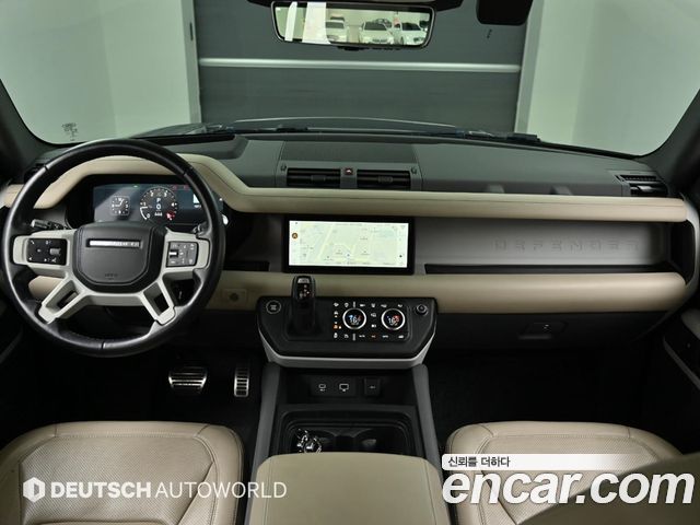 Land Rover Defender 2022 — photo 7