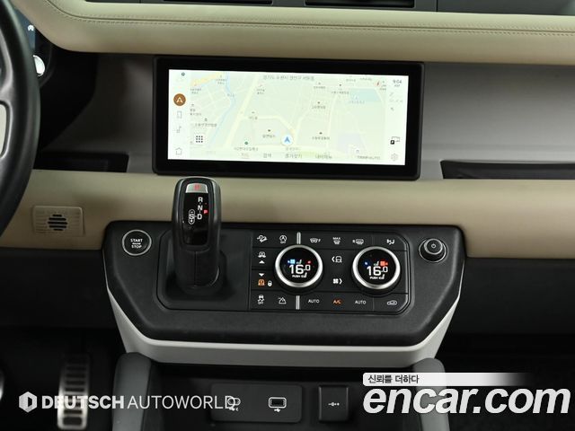 Land Rover Defender 2022 — photo 14