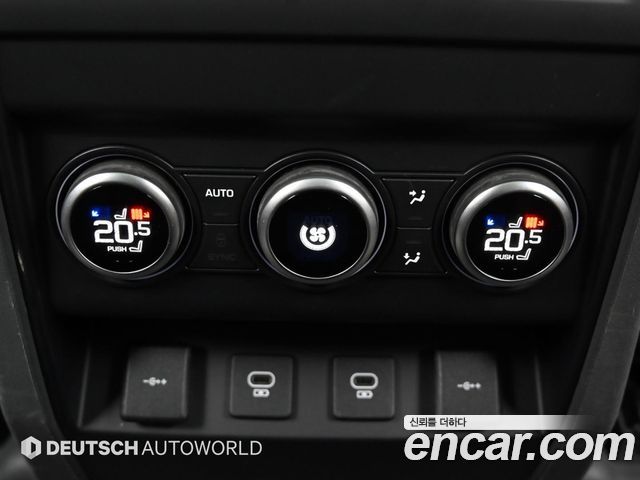 Land Rover Defender 2022 — photo 16