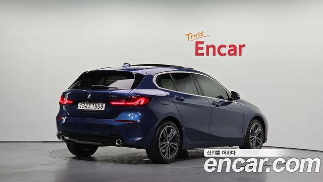 BMW 1-Series 2021 — photo 2