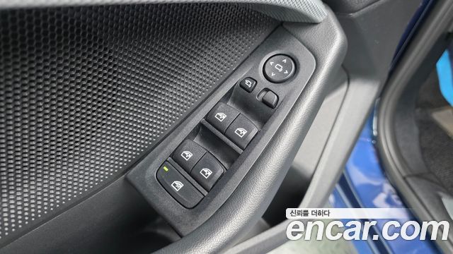 BMW 1-Series 2021 — photo 20