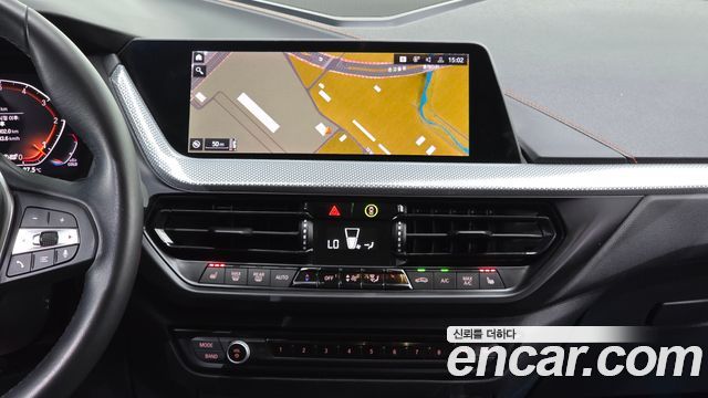 BMW 1-Series 2021 — photo 25