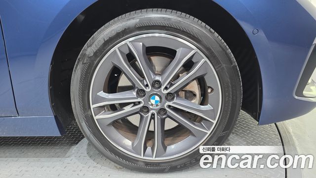 BMW 1-Series 2021 — photo 7
