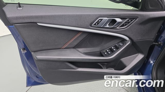 BMW 1-Series 2021 — photo 14