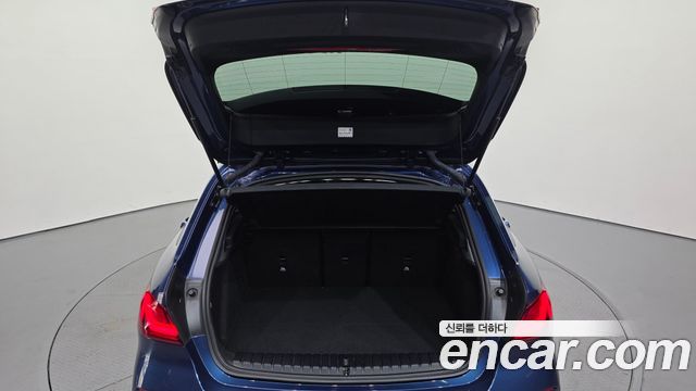 BMW 1-Series 2021 — photo 30