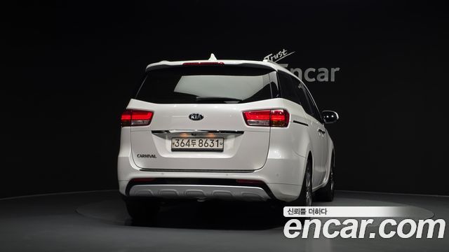 Kia Canival 2018 — photo 4