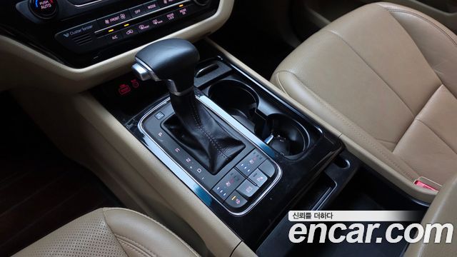 Kia Canival 2018 — photo 9