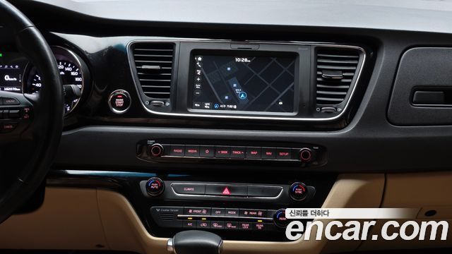 Kia Canival 2018 — photo 15