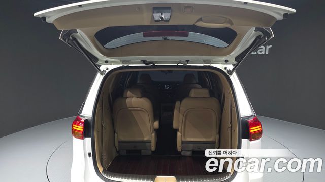 Kia Canival 2018 — photo 20