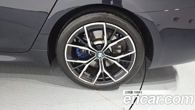 BMW 5-Series 2022 — photo 7