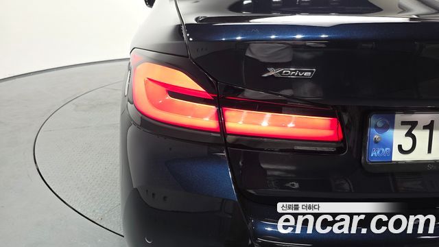 BMW 5-Series 2022 — photo 9