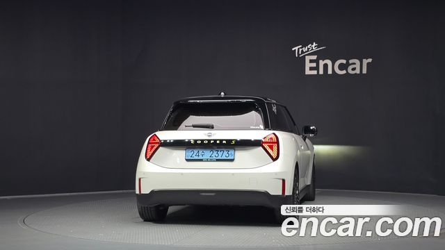 Mini Cooper 2024 — photo 4