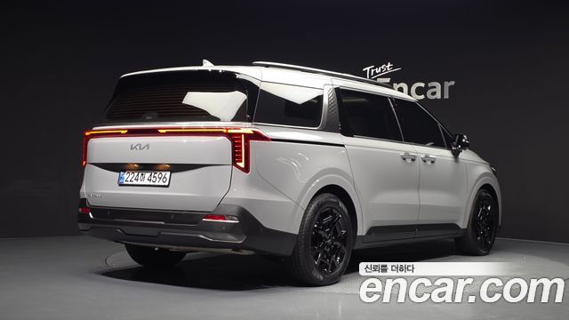 Kia Canival 2025 — photo 2