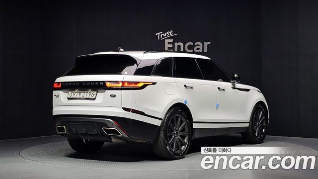 Land Rover Range Rover Velar 2019 — photo 2