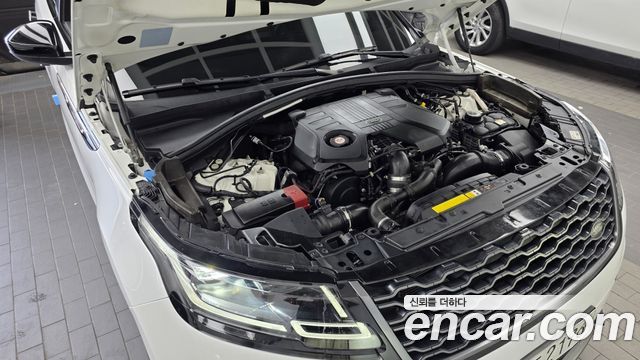 Land Rover Range Rover Velar 2019 — photo 6