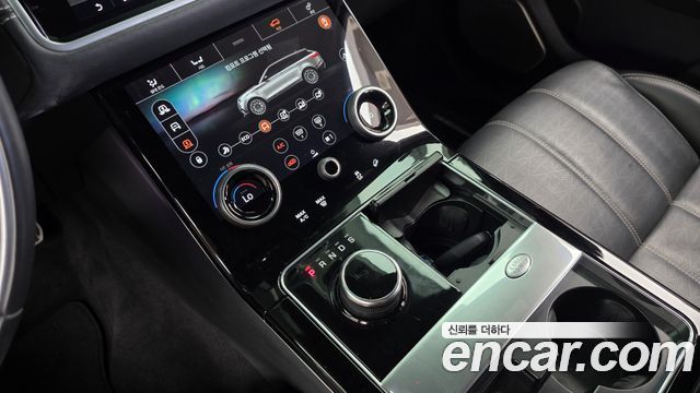 Land Rover Range Rover Velar 2019 — photo 12