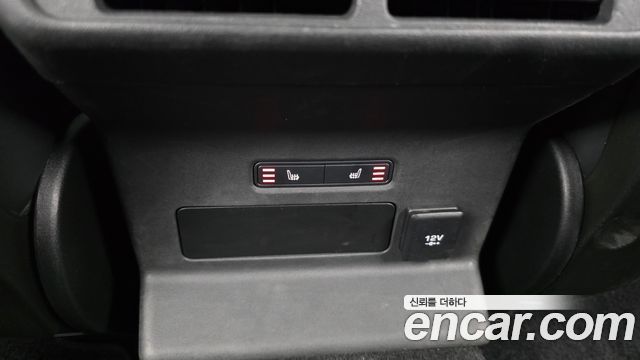 Land Rover Range Rover Velar 2019 — photo 25