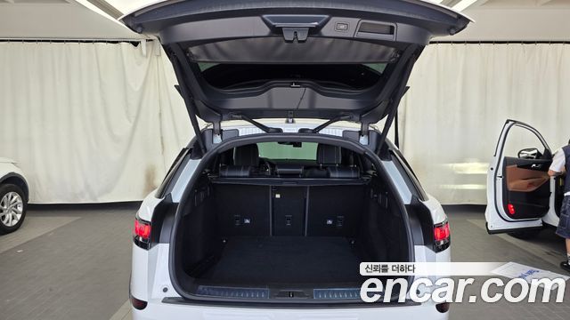 Land Rover Range Rover Velar 2019 — photo 26