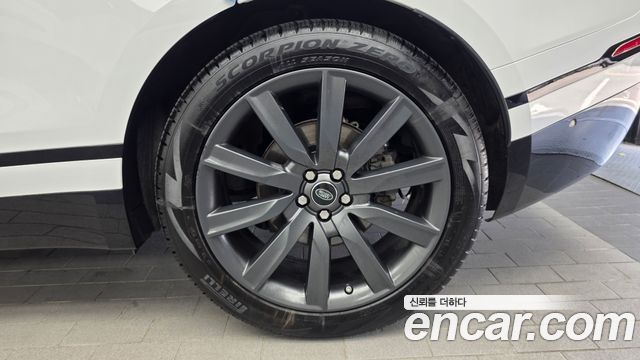 Land Rover Range Rover Velar 2019 — photo 7
