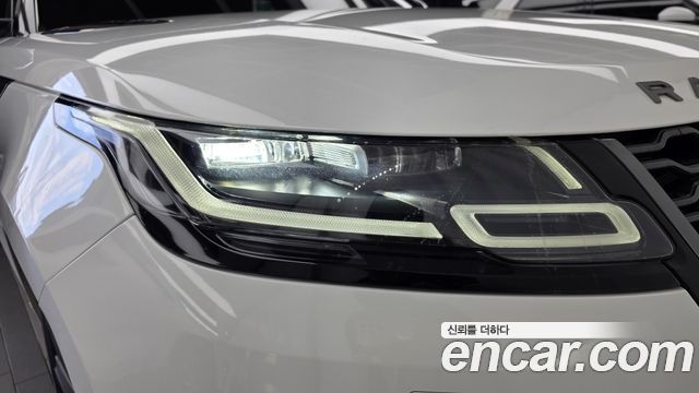 Land Rover Range Rover Velar 2019 — photo 8