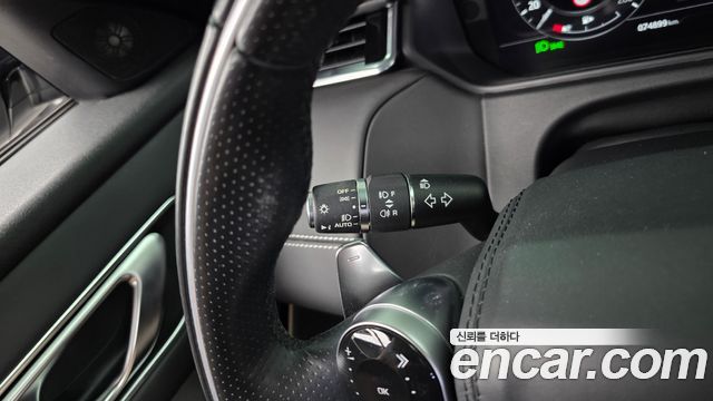 Land Rover Range Rover Velar 2019 — photo 34