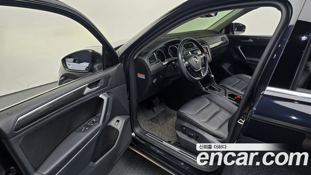 Volkswagen Tiguan 2020 — photo 11